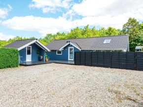 6 person holiday home in Hovborg